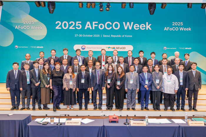 Group Photo of the Delegates to the 13th Session of the Assembly